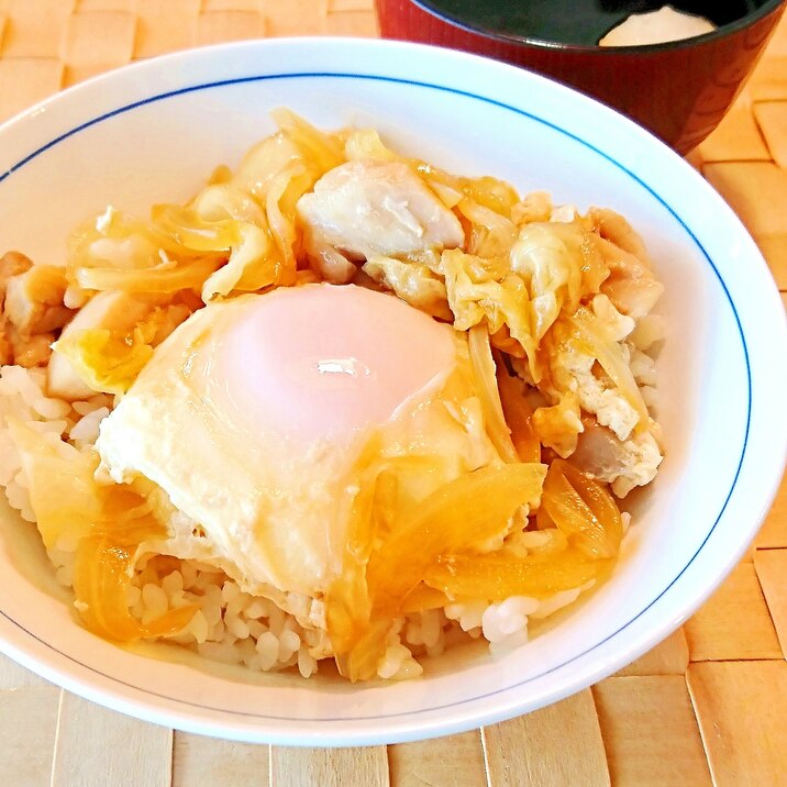 煮きゃべつ卵丼